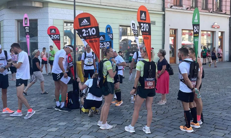 Vodiči na půlmaratonu Runczech v Olomouci.